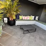 Ga102 Cremorne Chic Contemporary & Convenient